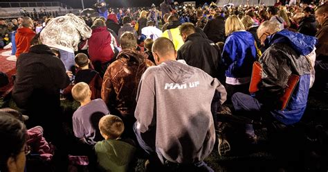 pray on football field